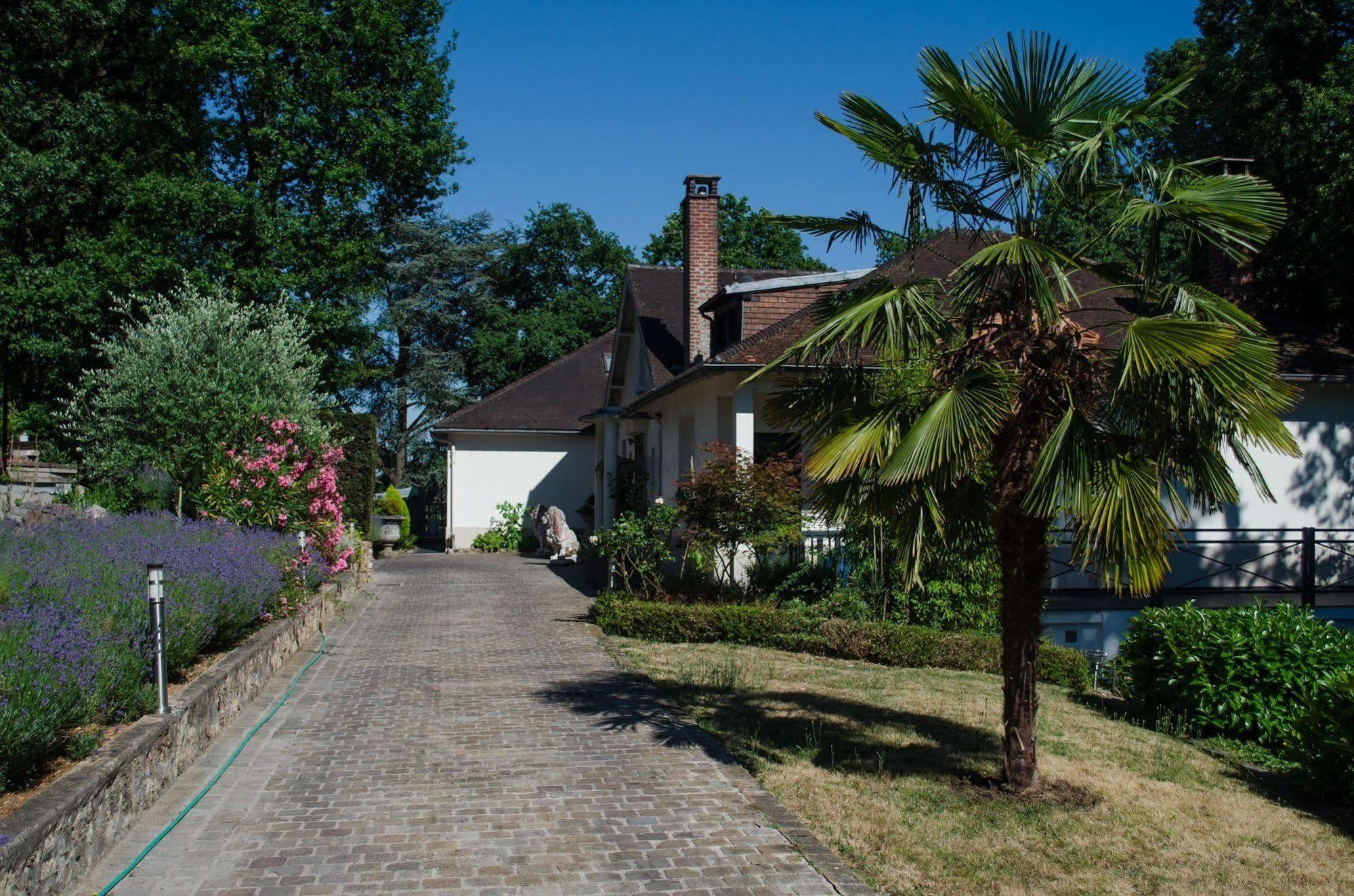 La Demeure Des Tilleuls Châtenay-Malabry Exterior photo